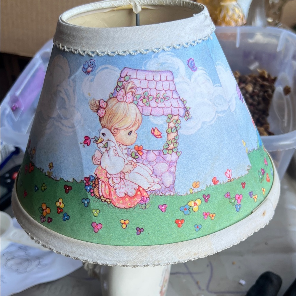 Vintage Child's Lamp with Illustrated Shade - Picture 3 of 5